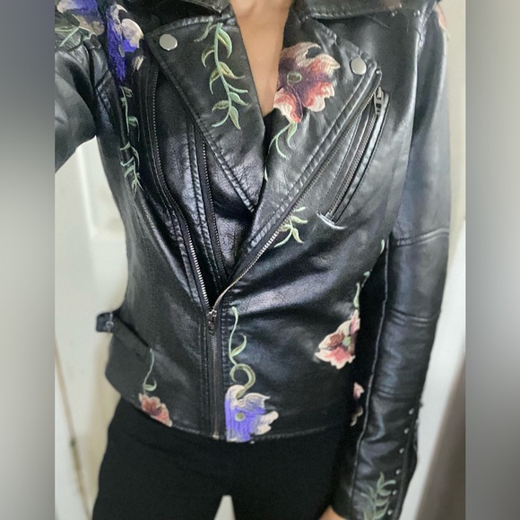 🌺GREAT CONDITION Colleen Lopez |Faux Leather Jacket | Size: XS | Black/Floral - Picture 13 of 14
